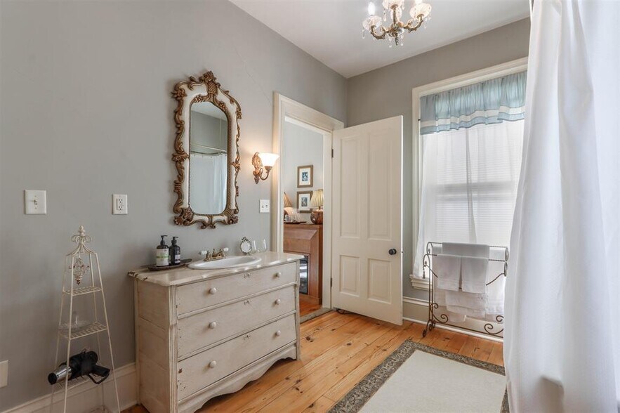 More Photos Of E3192 Apple Tree Ln, Waupaca Hospitality For Sale