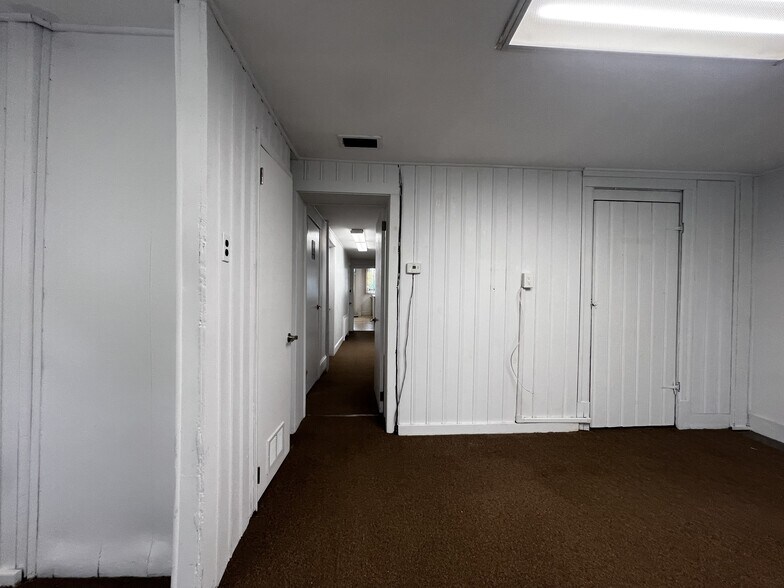 More Photos Of 37 E Main St, Oyster Bay Office Residential For Lease