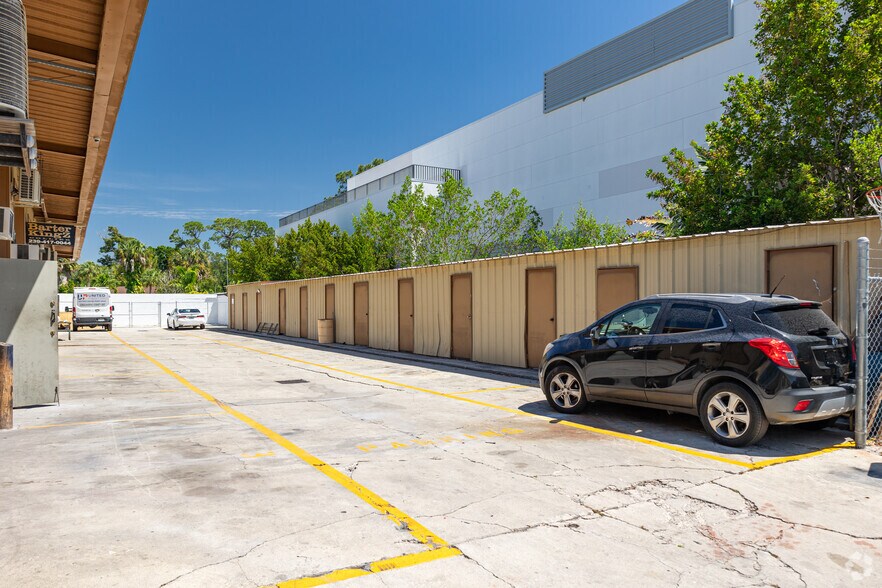 More Photos Of 3047 Terrace Ave, Naples Warehouse For Lease