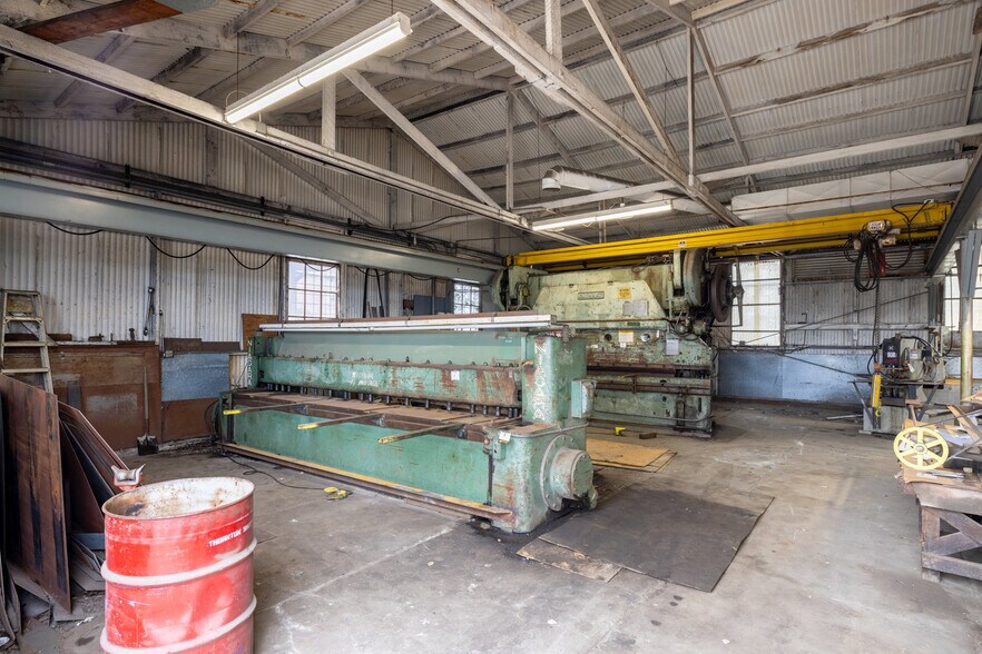 More Photos Of 2 17th St, Richmond Warehouse For Sale