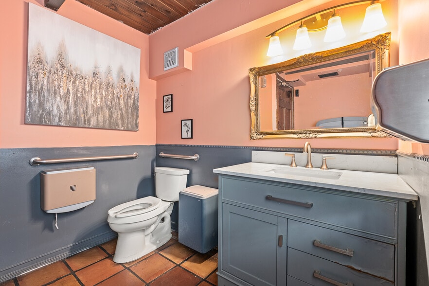 More Photos Of 22 Hypolita St, Saint Augustine Restaurant For Sale
