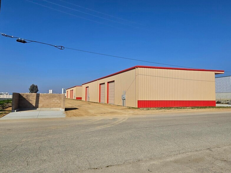 More Photos Of 5240 Doolittle Ave, Shafter Manufacturing For Lease