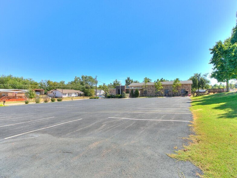 More Photos Of 2254 W Meyers Cir, Choctaw Lodge Meeting Hall For Sale