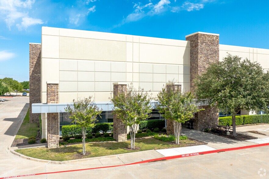 More Photos Of 1600 Lakeside Pky, Flower Mound Warehouse For Lease
