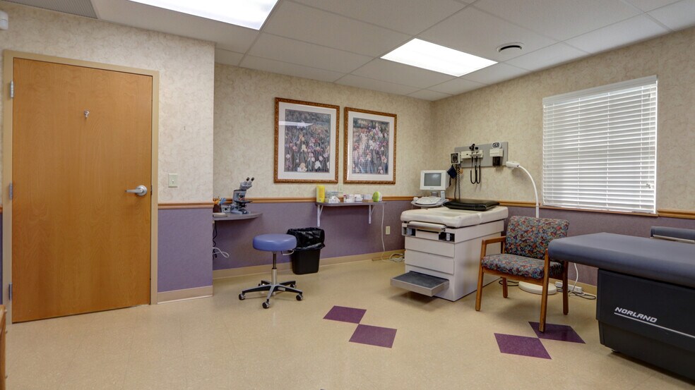 More Photos Of 399 Grant Ave, Auburn Medical For Sale