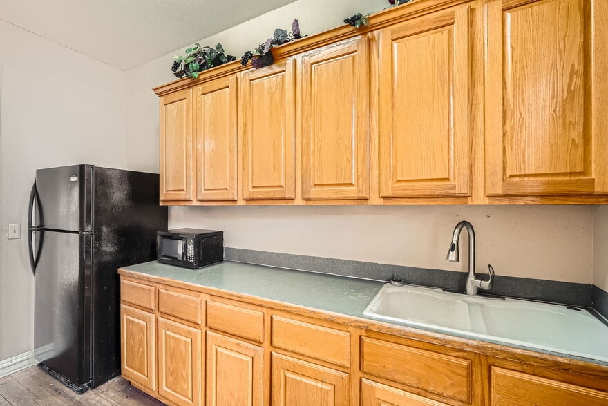 More Photos Of 228 S Seguin Ave, New Braunfels Office For Lease