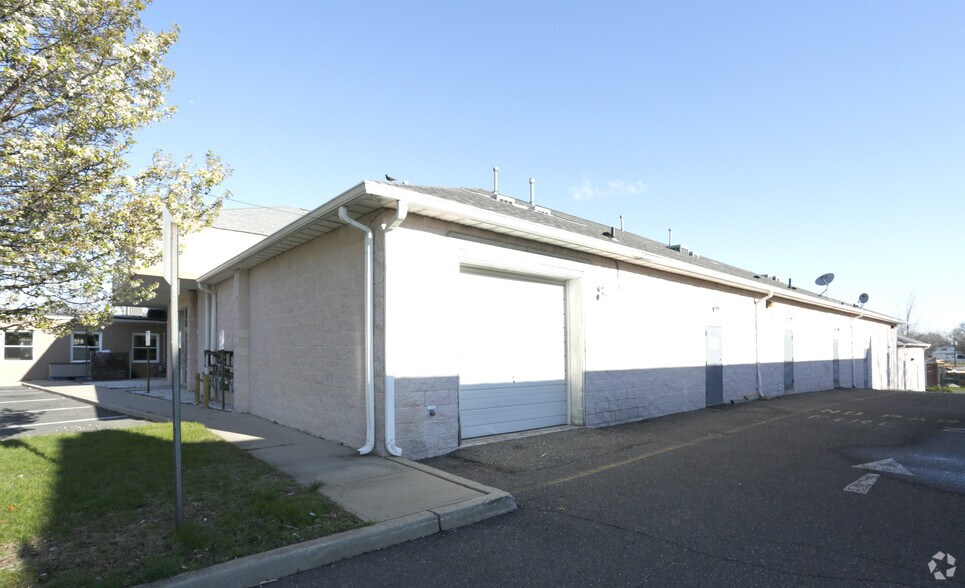 More Photos Of 86 Morris Ave, Neptune Unknown For Lease