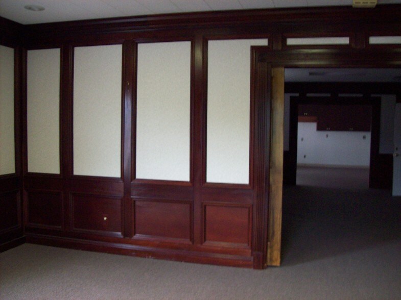 More Photos Of 337 W Pike St, Lawrenceville Medical For Sale