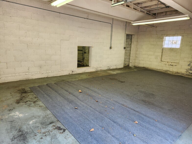 More Photos Of 1439 Monroe st, Allentown Flex For Sale