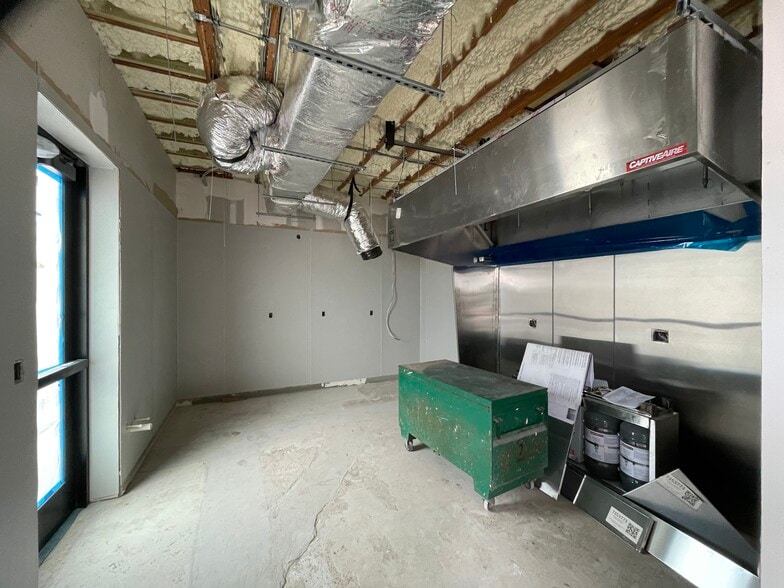 More Photos Of 2004 Pass A Grille Way, Saint Petersburg Restaurant For Lease
