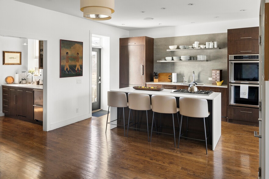 More Photos Of 146-148 Huron Ave, Cambridge Storefront Retail Residential For Sale