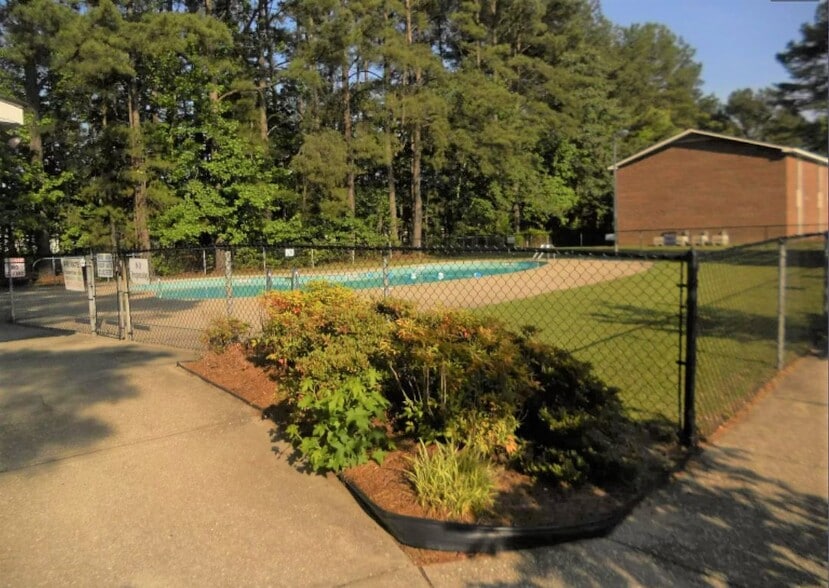 More Photos Of 6535 Summertime Apartments, 6535 Jeffrey Dr, Fayetteville Apartments For Sale