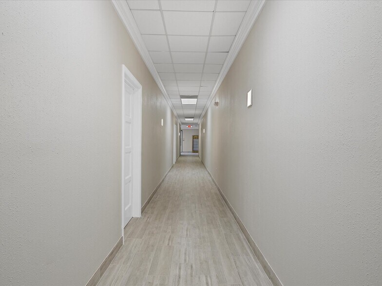 More Photos Of 6709 Ridge Rd, Port Richey Medical For Lease