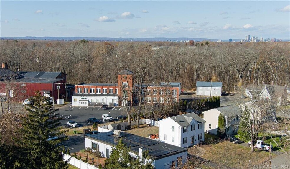 More Photos Of 17 Parker Terrace Ext, Glastonbury Office For Lease