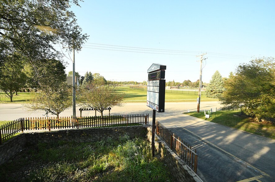 More Photos Of 14001 W Illinois Hwy, New Lenox Warehouse For Sale