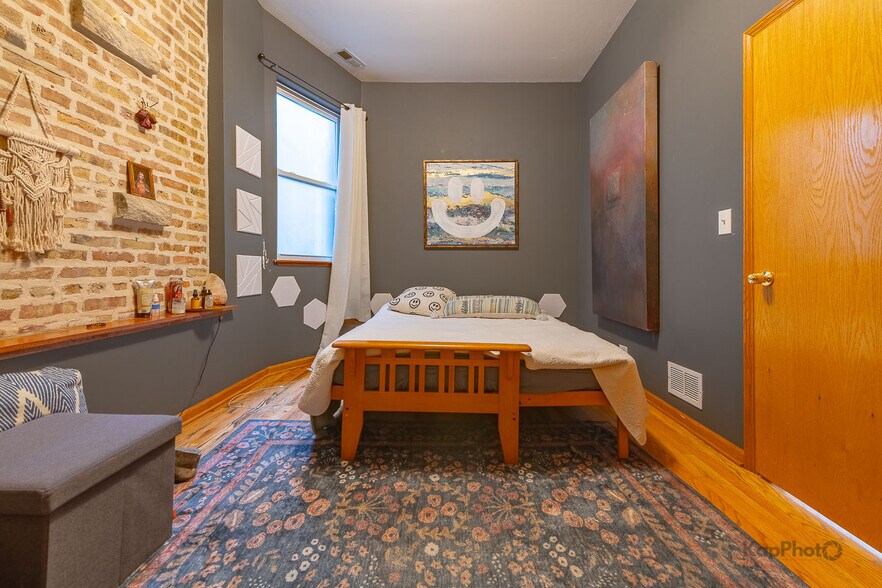 More Photos Of 601 W 47th St, Chicago Storefront Retail Residential For Sale