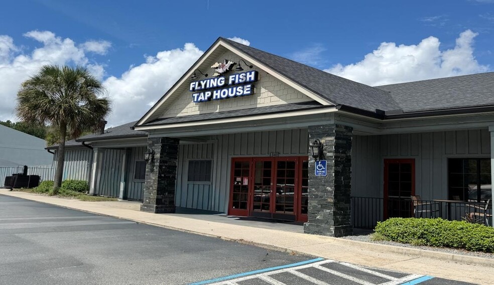 More Photos Of 1341 Airport Rd, Jacksonville Restaurant For Sale