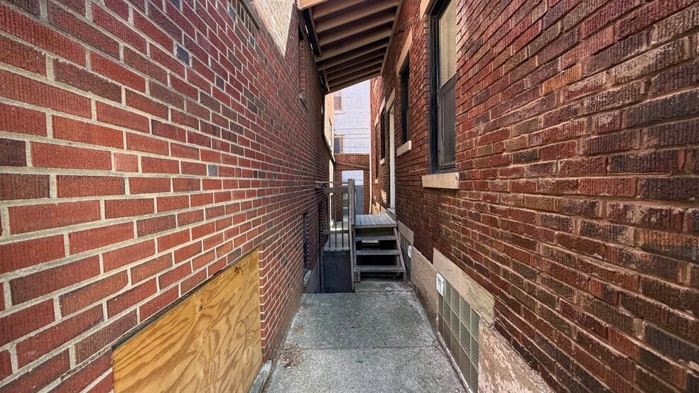 More Photos Of 2072 Elm Ave, Cincinnati Apartments For Sale