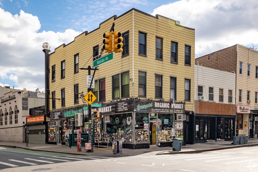 Primary Photo Of 626 Manhattan Ave, Brooklyn Storefront Retail Residential For Lease