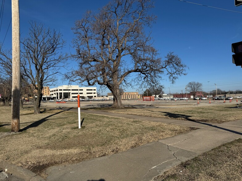 Primary Photo Of 400 SE 8th Ave, Topeka Land For Sale