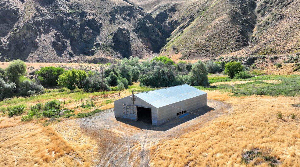 More Photos Of 27035 Snake River Rd, Huntington Specialty For Sale