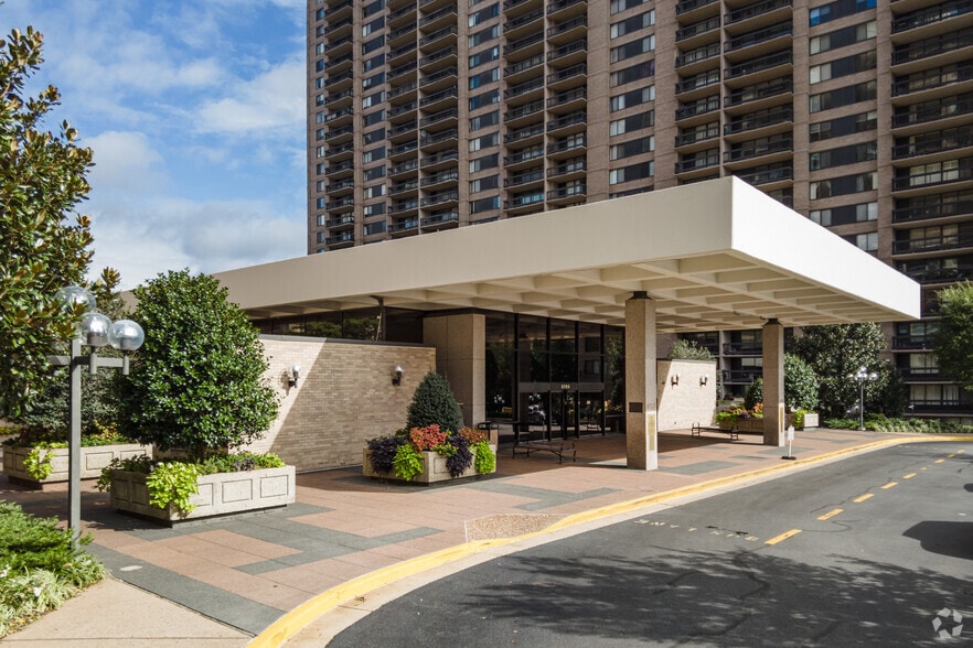 More Photos Of 3705 S George Mason Dr, Falls Church Apartments For Sale
