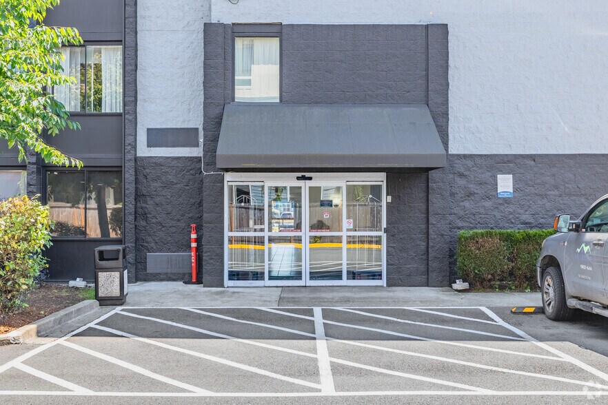 More Photos Of 101 128th St SE, Everett Hotel For Sale