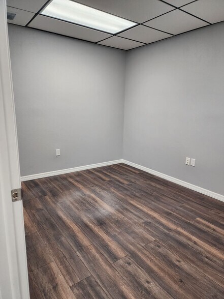 More Photos Of 102 Columbia Dr, Cape Canaveral Office Residential For Sale