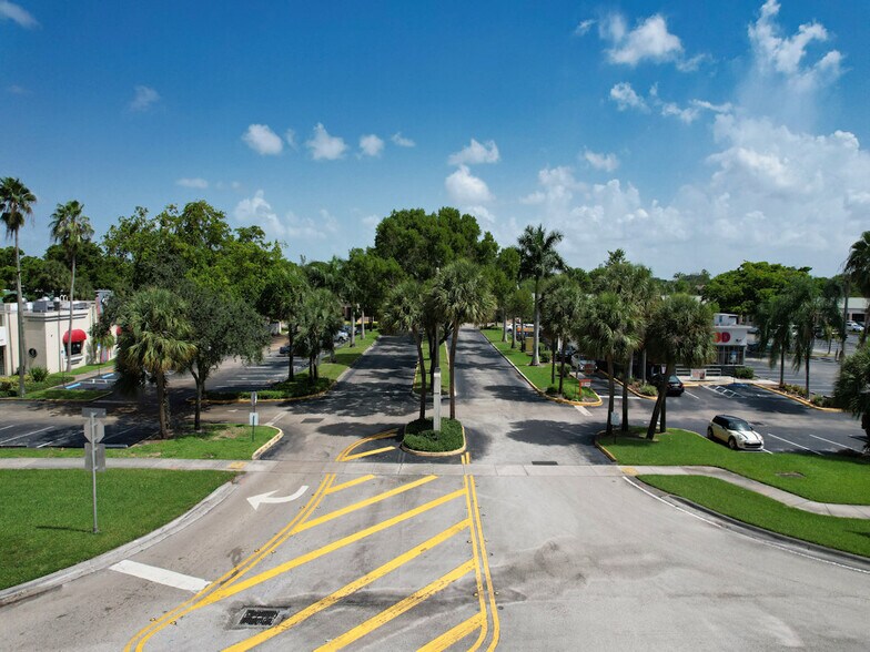 More Photos Of 7101-7225 W Oakland Park Blvd, Lauderhill Unknown For Lease