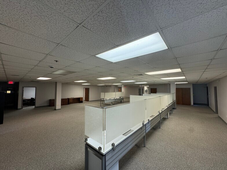 More Photos Of 21 Industrial Dr, South Hadley Manufacturing For Lease