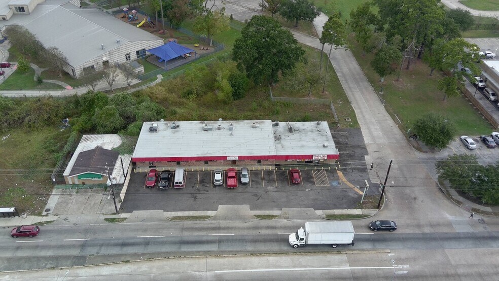 More Photos Of 6513 Tidwell Rd, Houston Storefront For Lease