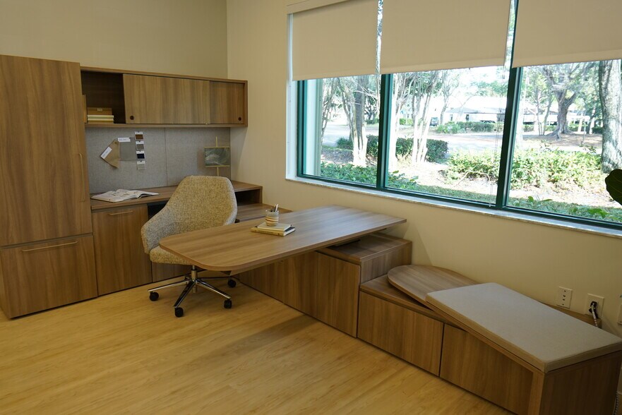 More Photos Of 1432 E Newport Center Dr, Deerfield Beach Warehouse For Sale