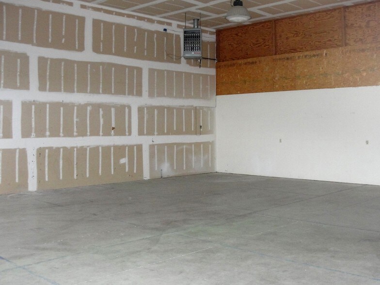 More Photos Of 5670 W End Rd, Arcata Warehouse For Lease