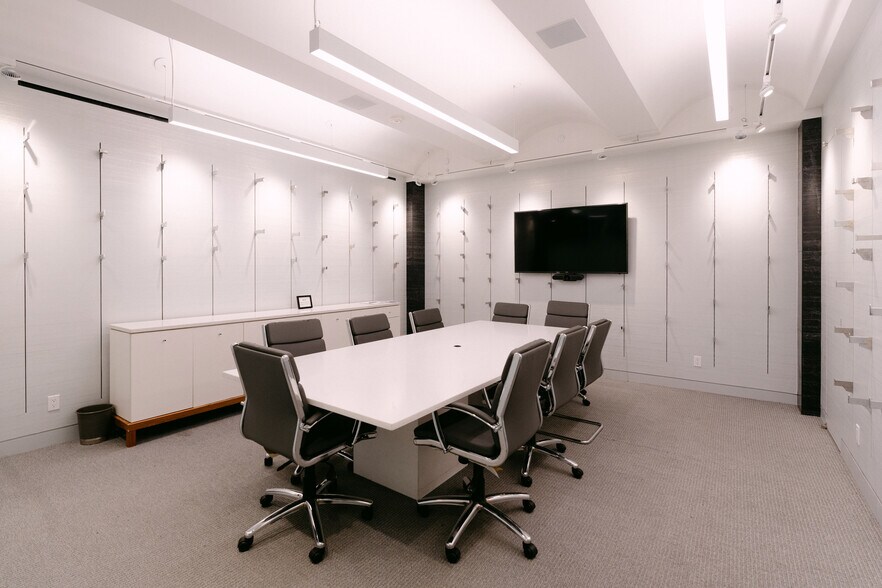 More Photos Of 16 E 34th St, New York Office For Lease