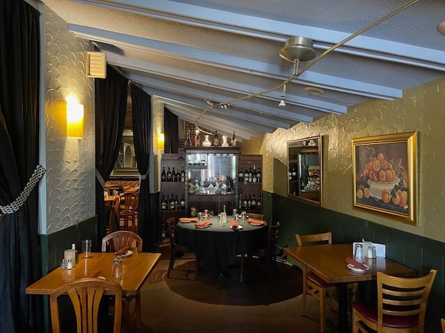 More Photos Of 3109-3133 Watson Rd, Saint Louis Freestanding For Lease