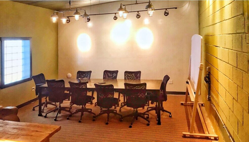 More Photos Of 1525-1527 Locust St, Kansas City General Retail For Lease