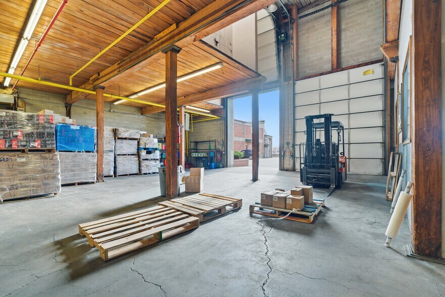 More Photos Of 229 Marginal St, Chelsea Research And Development For Lease