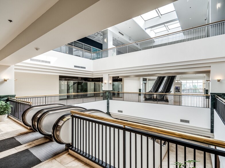 More Photos Of 1900 NW Expressway, Oklahoma City Office For Lease