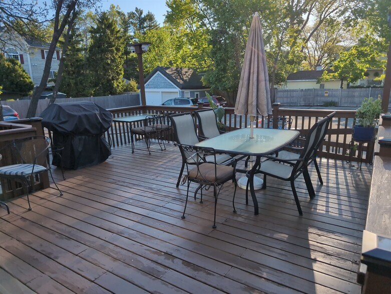 More Photos Of 417 N Hough St, Barrington Medical For Sale