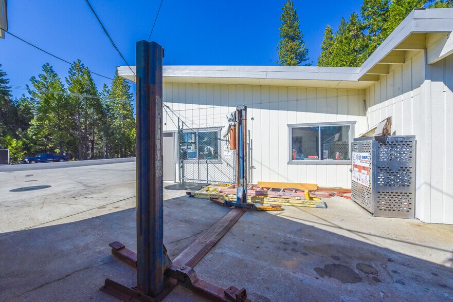 More Photos Of 24967 State Highway 108, Mi Wuk Village Service Station For Sale