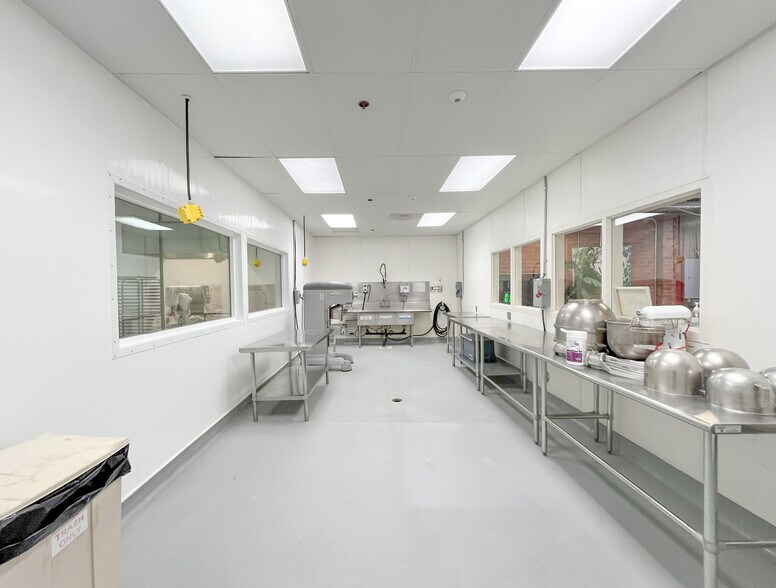 More Photos Of 597 Monterey Pass Rd, Monterey Park Warehouse For Lease