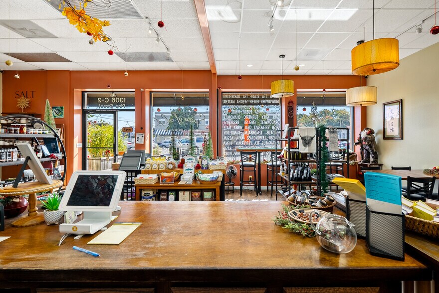 More Photos Of 1306 Pine St, Paso Robles Storefront For Sale