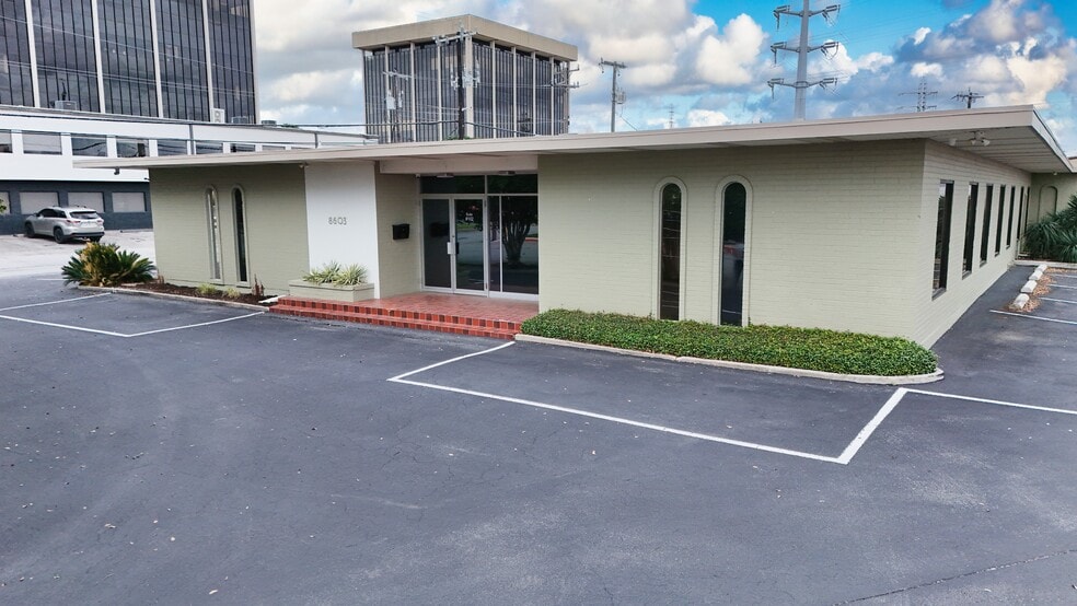 Primary Photo Of 8603 N New Braunfels Ave, San Antonio Medical For Lease