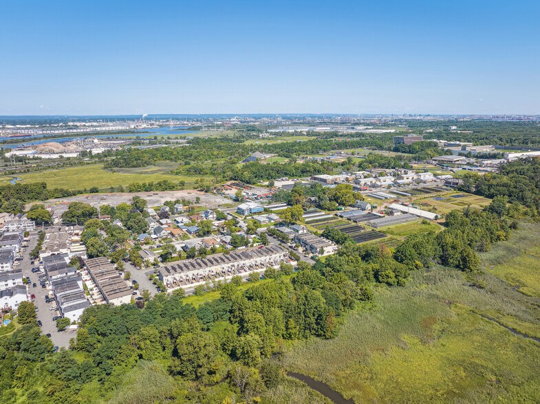 More Photos Of 99 Ridgeway Ave, Staten Island Self Storage For Sale