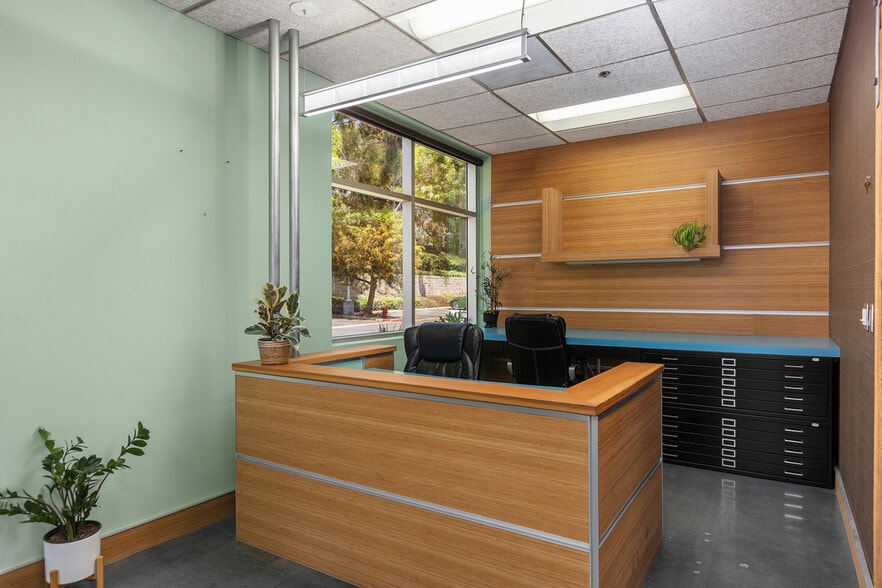 More Photos Of 1225 Puerta del Sol, San Clemente Light Manufacturing For Lease