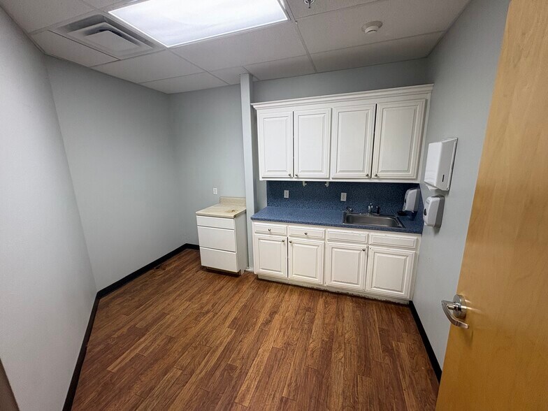 More Photos Of 2805 E Zion Rd, Fayetteville Medical For Lease
