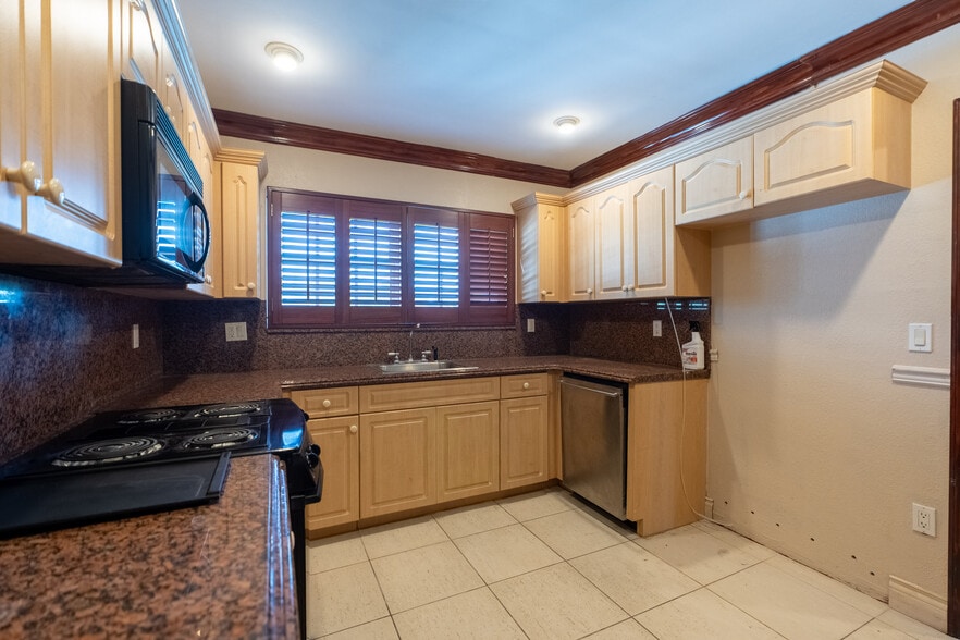 More Photos Of , Coral Gables Office For Sale