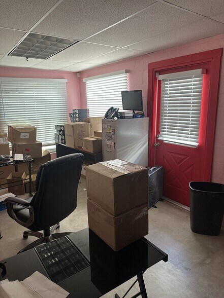 More Photos Of 18350 Paulson Dr, Port Charlotte Warehouse For Sale