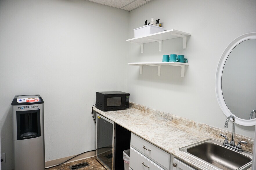 More Photos Of 1800 Woodfield Dr, Savoy Office For Lease