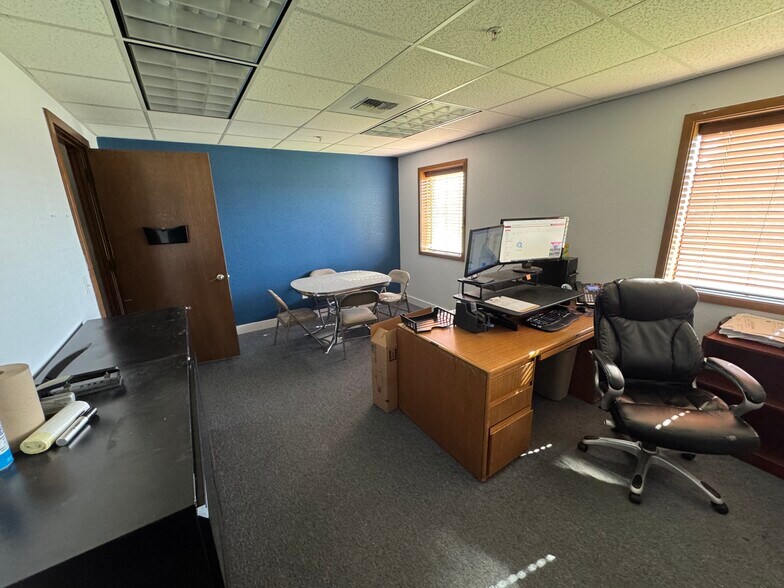 More Photos Of 2900 Sutherland Dr, Union Gap Manufacturing For Lease